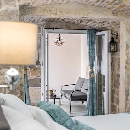 Heritage Apartman Geza In Centar With Private Parking Kaštela Exterior foto