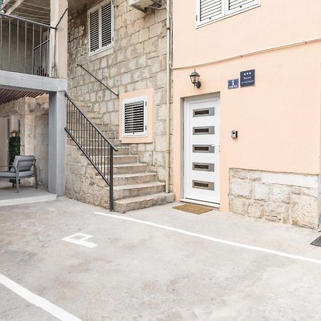 Heritage Apartman Geza In Centar With Private Parking Kaštela Exterior foto