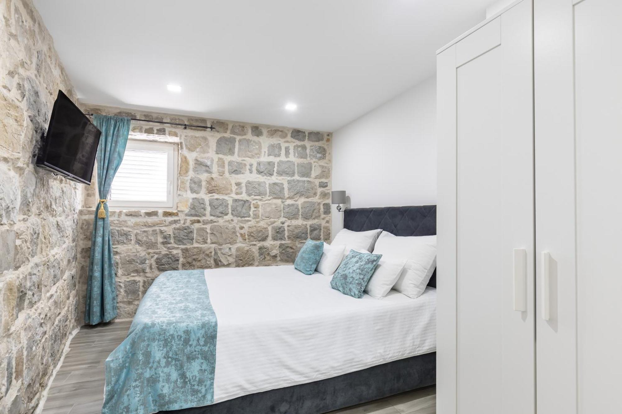 Heritage Apartman Geza In Centar With Private Parking Kaštela Exterior foto